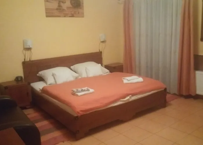Bed & Breakfast Gosciniec Chorzowski 2*